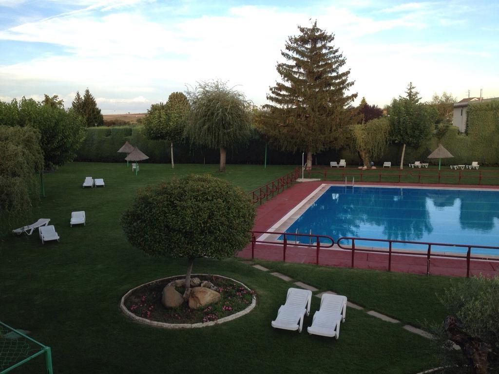 Hotel Valjunco Valencia de Don Juan Zewnętrze zdjęcie