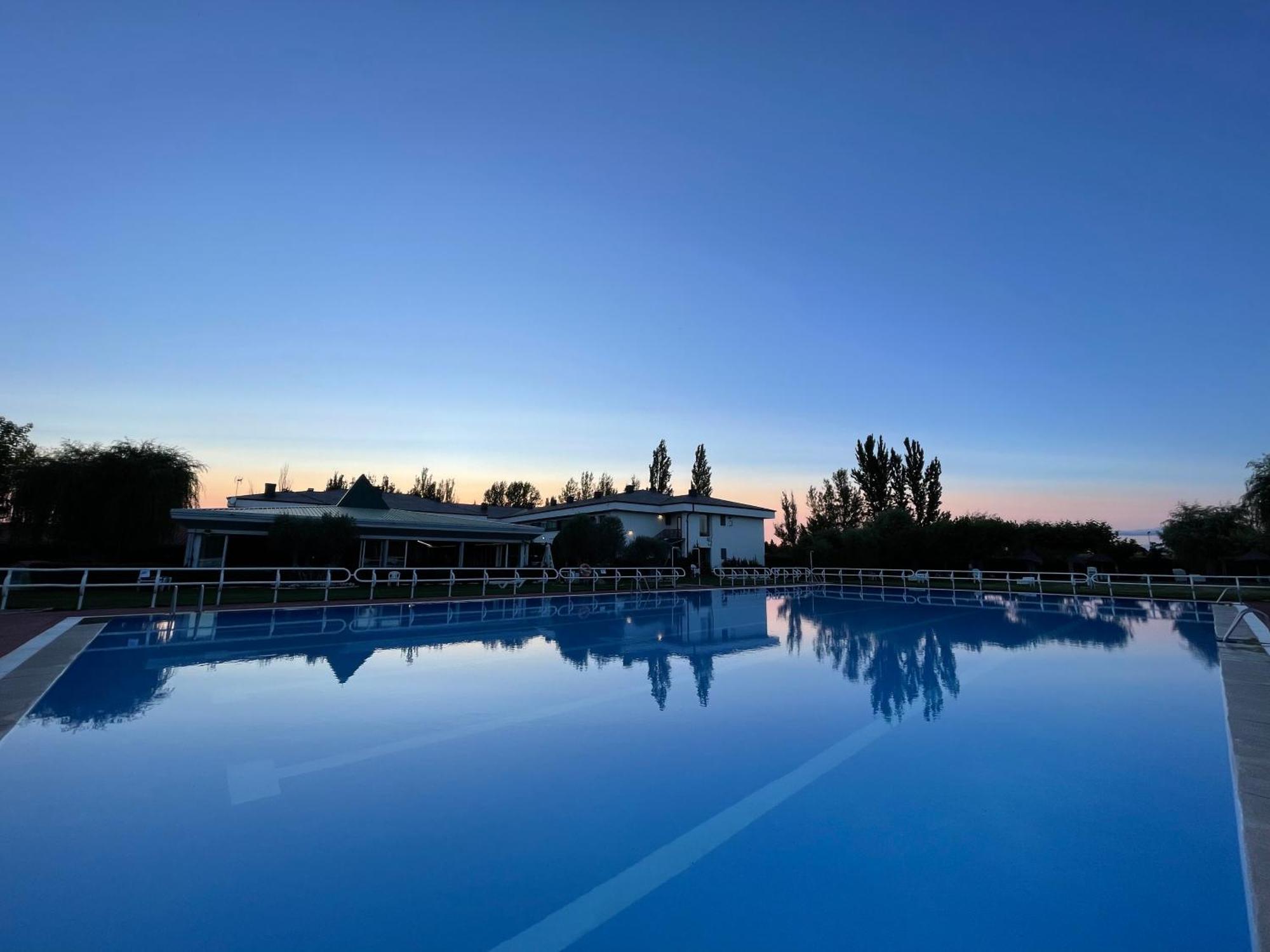 Hotel Valjunco Valencia de Don Juan Zewnętrze zdjęcie