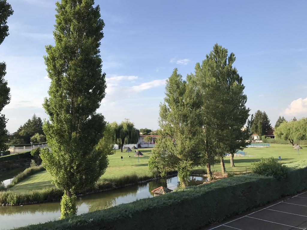 Hotel Valjunco Valencia de Don Juan Zewnętrze zdjęcie
